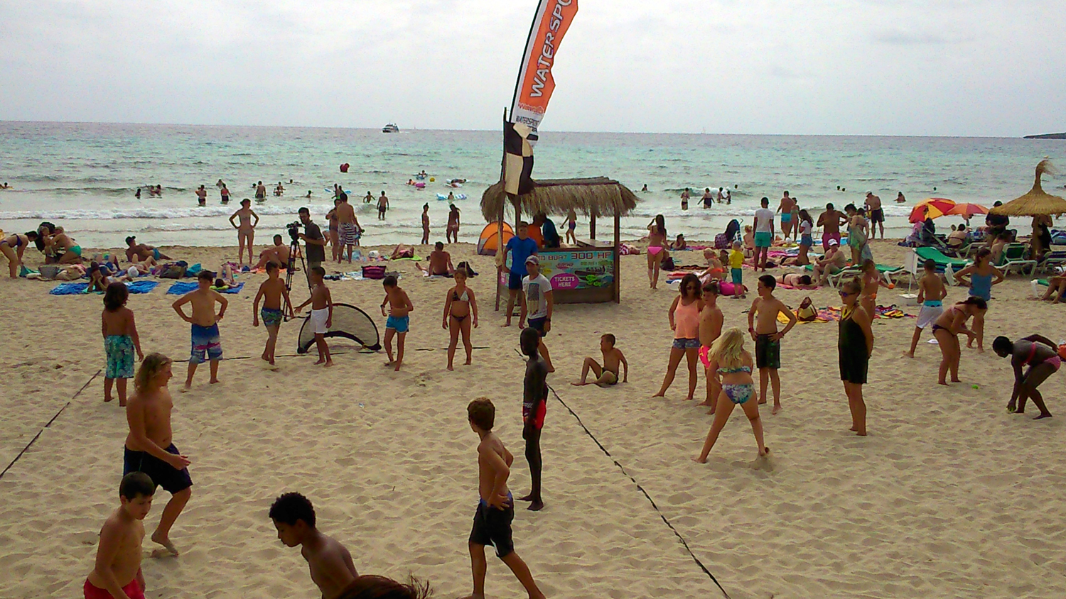  Jocs a la platja de Cala Millor